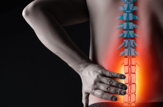 L'image montre comment un homme souffre d'une sciatique aigue! une sciatique dure combien de temps